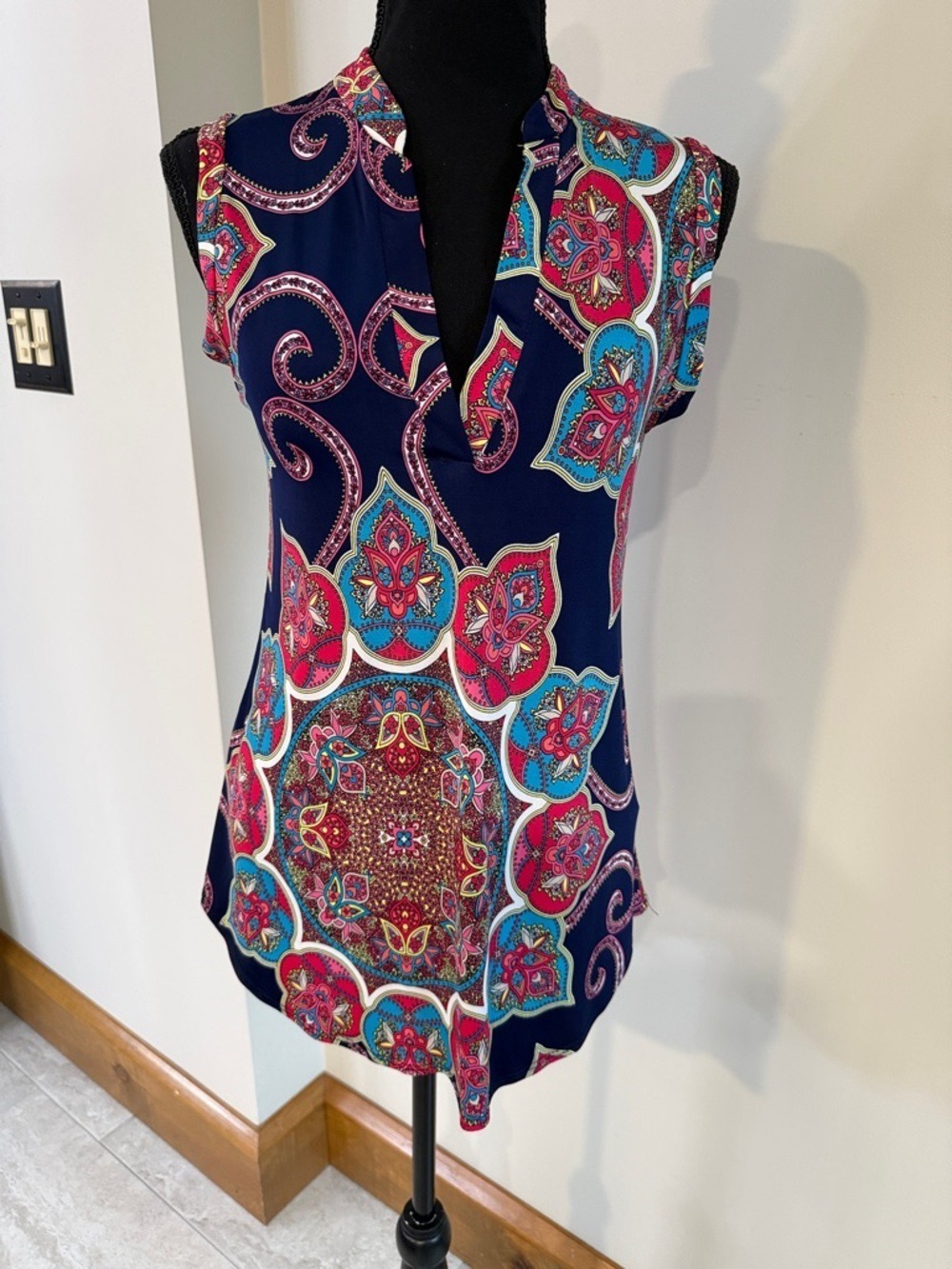 SOL R.H.R. Navy floral Sleeveless Bohemian Women’s Top Size S